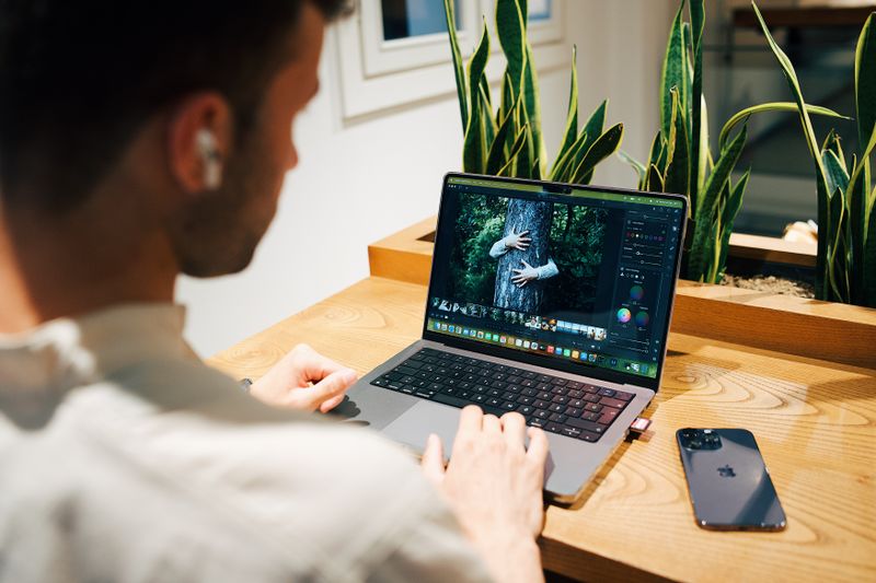 Peter Novák – digitálny editor a správca obsahu Trblietanie